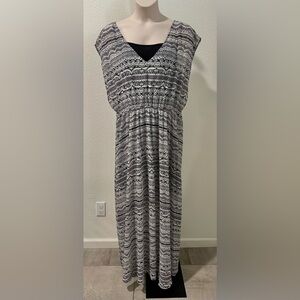 Womens Plus Size Torrid Chiffon Lined Maxi Dress Black White Size 3X 22W 24W
